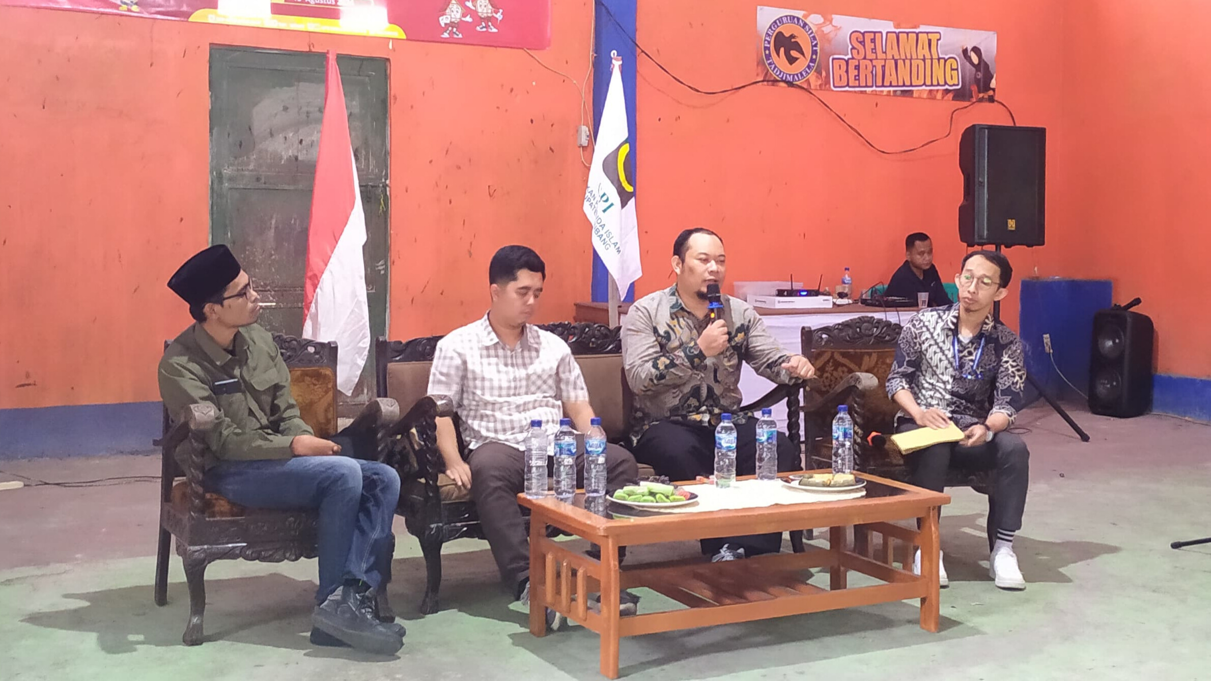 Anggota Bawaslu Kabupaten Subang Cucu Kodir Jaelani menjadi Pembicara dalam acara Sosialisasi Pemilihan Kepala Daerah bersama Gerakan Pemuda Islam Kabupaten Subang