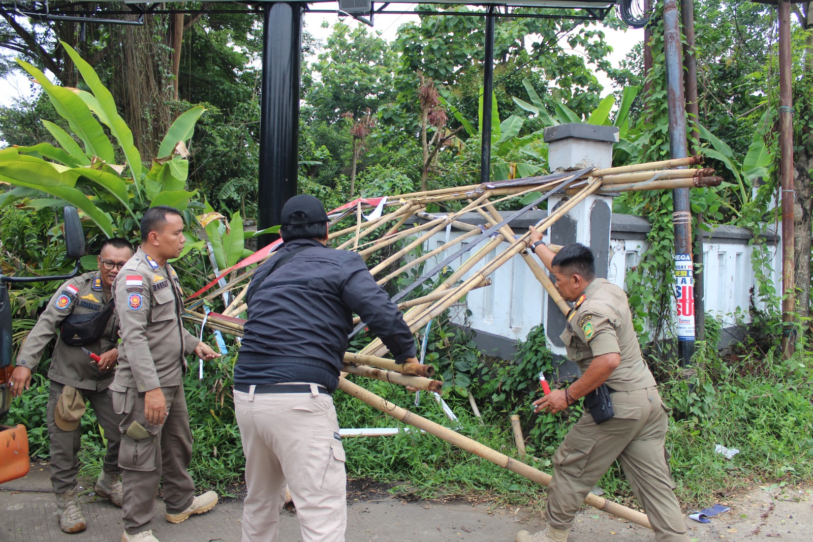 Memasuki Masa Tenang Pilkada 2024, Penertiban APK di Kabupaten Subang Dimulai