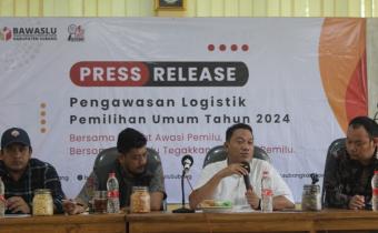 Bawaslu Kabupaten Subang Awasi Pengepakkan dan Distribusi Logistik Pemilu